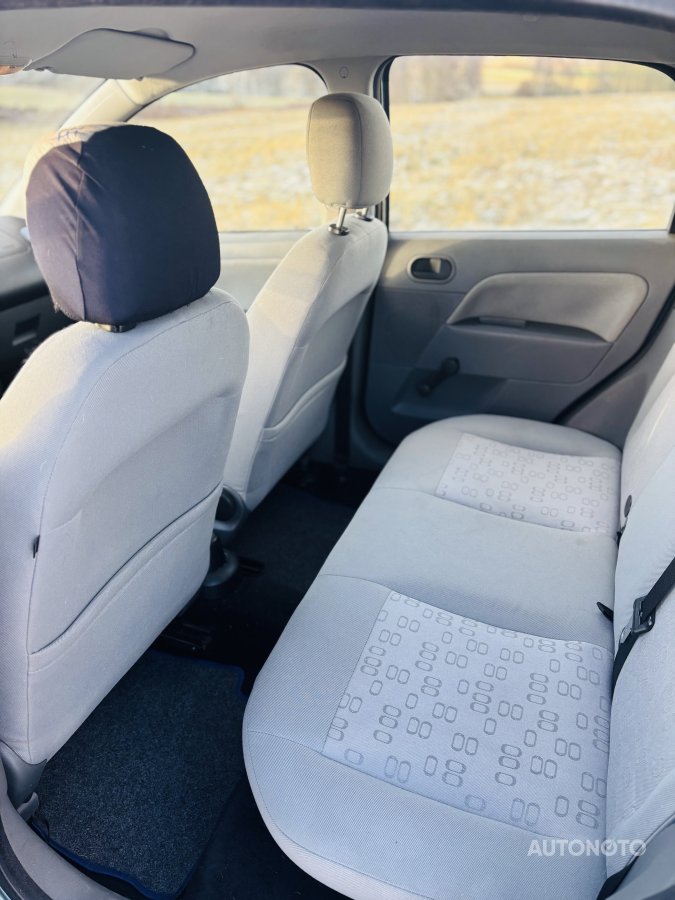 Ford Fiesta, 2003 - pohled č. 3