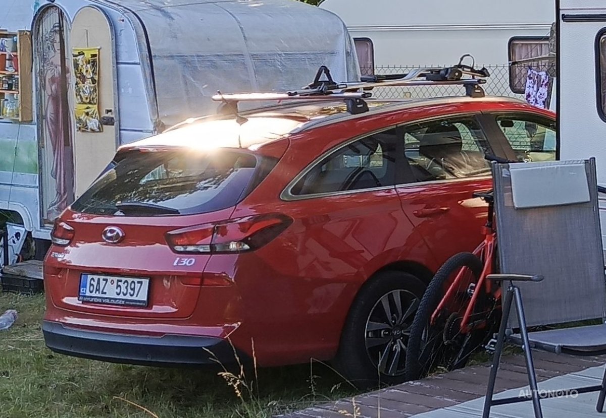 Hyundai i30, 2018 - pohled č. 3